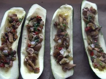 Zucchini mit Champignonfüllung - Rezept - Bild Nr. 5
