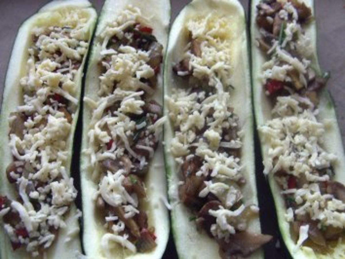 Zucchini mit Champignonfüllung - Rezept - Bild Nr. 6