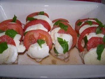 Rezept: Hähnchenfilets mit Tomaten-Mozzarella-Fächer Bild Nr. 4 Hähnchenfilets mit Tomaten-Mozzarella-Fächer - Rezept - Bild Nr. 4