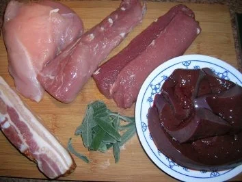 Rezept: Spiedini misti spoletini (gemischte Fleischspieße aus Spoleto) Bild Nr. 4 Spiedini misti spoletini (gemischte Fleischspieße aus Spoleto) - Rezept - Bild Nr. 4