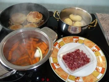 Gemüse: Gebackener Kohlrabi an Karotten und Kräutersoße - Rezept - Bild Nr. 2