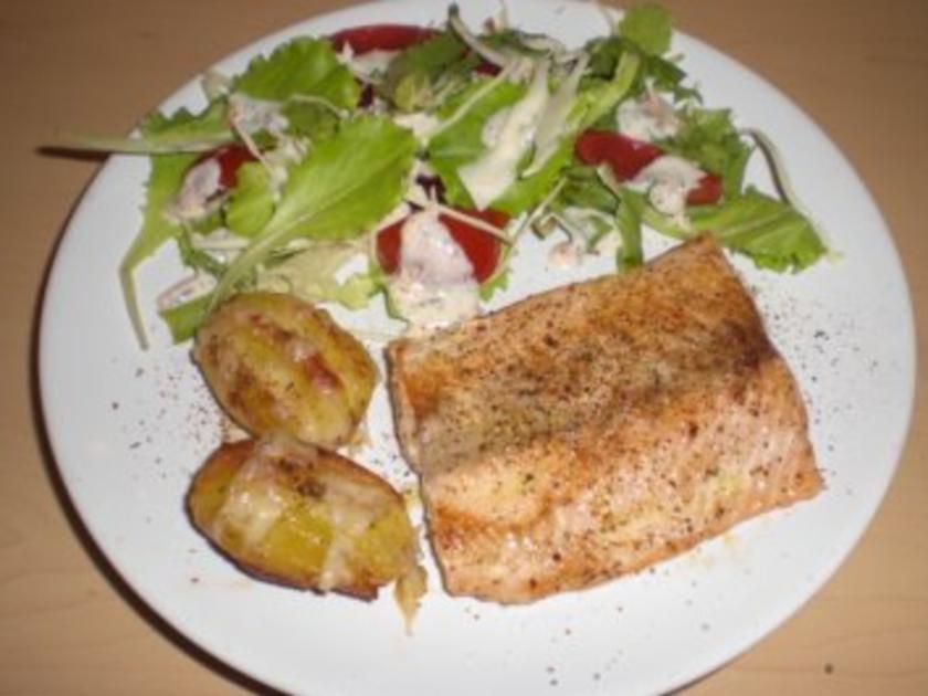 Gegrillter Lachs mit Fächerkartoffeln - Rezept - kochbar.de