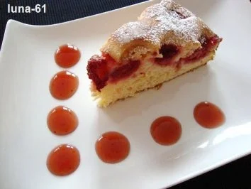 FRUCHTZWERGEKUCHEN MIT ERDBEEREN - Rezept