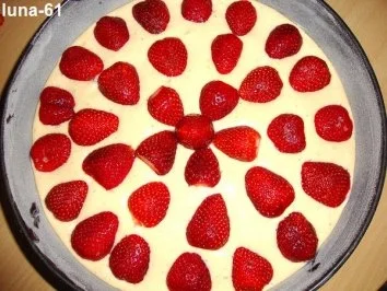 FRUCHTZWERGEKUCHEN MIT ERDBEEREN - Rezept - Bild Nr. 4