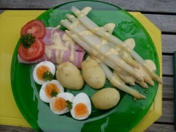 Rezept: Eltener Spargel mit Kochschinken Eltener Spargel mit Kochschinken - Rezept