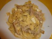 Schwein, Nudeln, Schafskäse im Auflauf - Rezept