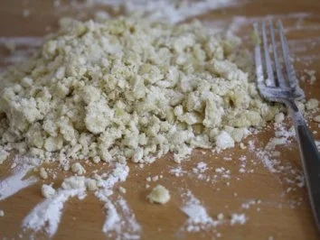 Rezept: Zwiebel Tartes aus Olivenöl Mürbeteig Zwiebel Tartes aus Olivenöl Mürbeteig - Rezept