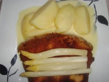 Rezept: Fleischgerichte: Leberkäse Wiener Art mit Salzkartoffeln und Spargel mit Buttersoße Fleischgerichte: Leberkäse Wiener Art mit Salzkartoffeln und Spargel mit Buttersoße - Rezept