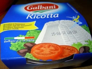 Ricotta-Tonka-Creme mit marinierten Erdbeeren - Rezept - Bild Nr. 3