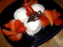 Ricotta-Tonka-Creme mit marinierten Erdbeeren - Rezept