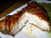 Mit Steinpilzen gefüllte Hähnchenbrust im Speckmantel - Rezept