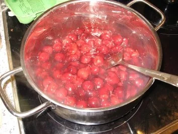 Torte - BESCHWIPSTE KIRSCHEN FÜR EUCH - Rezept - Bild Nr. 6