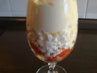 Sahne-Baiser-Traum mit Erdbeeren - Rezept