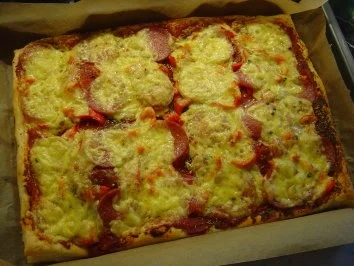 Pizza - Salami auf Blätterteig - Rezept - Bild Nr. 6