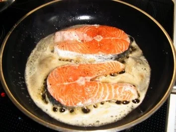 Rezept: Lachssteaks mit Dillsoße Bild Nr. 3 Lachssteaks mit Dillsoße - Rezept - Bild Nr. 3