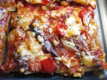 Pizza - (ein Jeder macht sie anders) ... - Rezept - Bild Nr. 8