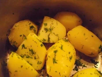 Rezept: Forelle gebraten mit Petersilienkartoffeln und Zitronenbutter Bild Nr. 8 Forelle gebraten mit Petersilienkartoffeln und Zitronenbutter - Rezept - Bild Nr. 8