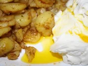 Rezept: Butterkartoffel-Pfanne mit Zwiebel an Quark und Leinรถl Butterkartoffel-Pfanne mit Zwiebel an Quark und Leinรถl - Rezept