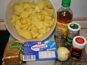 Butterkartoffel-Pfanne mit Zwiebel an Quark und Leinöl - Rezept - Bild Nr. 2