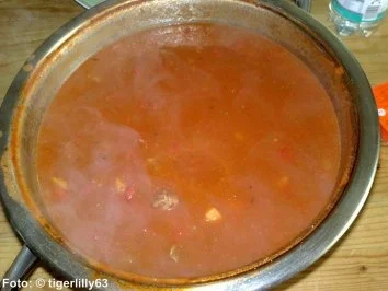 Rezept: Ungarische Gulaschsuppe Ungarische Gulaschsuppe - Rezept