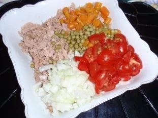 Rezept: Bunter Thunfischsalat mit Ei Bild Nr. 3 Bunter Thunfischsalat mit Ei - Rezept - Bild Nr. 3