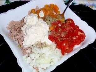 Rezept: Bunter Thunfischsalat mit Ei Bild Nr. 4 Bunter Thunfischsalat mit Ei - Rezept - Bild Nr. 4