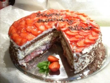 Erdbeertorte "Schwarzwälder-Art" - Rezept