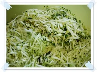 Salat - Spitzkohl-Zucchini-Salat - Rezept - Bild Nr. 3