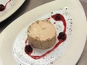 Rezept: Nougatparfait auf Amarenakirschen Nougatparfait auf Amarenakirschen - Rezept