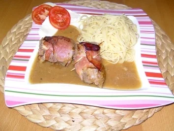 Rezept: Schweinefilet gefüllt mit Tomate und Mozzarella Schweinefilet gefüllt mit Tomate und Mozzarella - Rezept