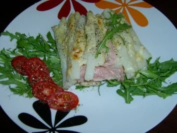 Rezept: Spargeltoast auf Rucolabett Spargeltoast auf Rucolabett - Rezept