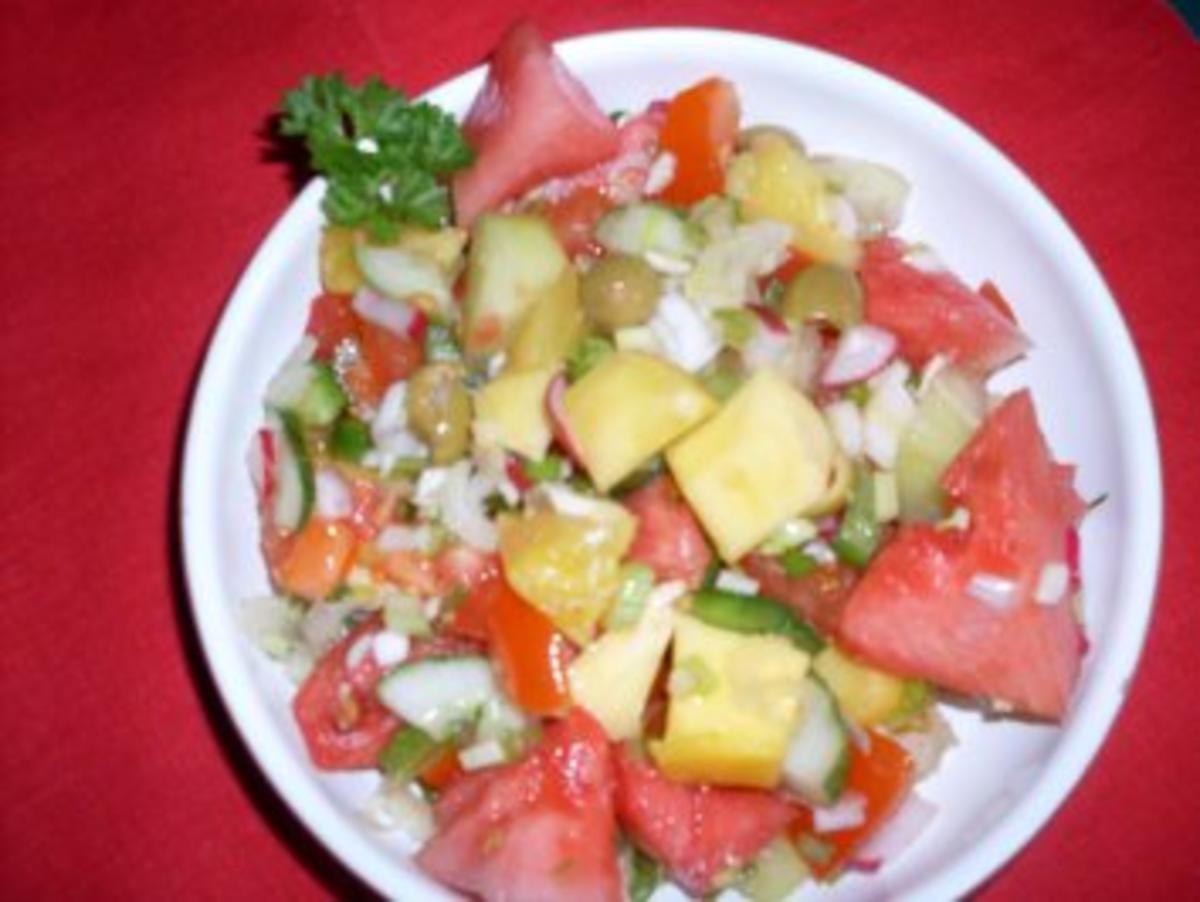 Sommerlicher Salat mit Melone... - Rezept