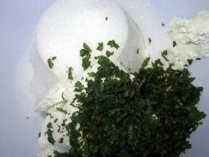 Ricotta-Minz-Mousse mit glasierten Erdbeeren - Rezept - Bild Nr. 2