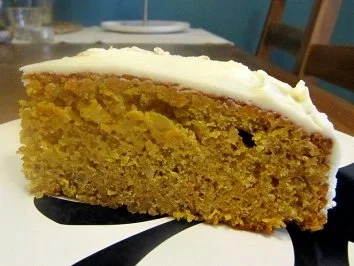 Amerikanischer Carrot Cake mit Frischkäse-Überzug - Rezept - Bild Nr. 2