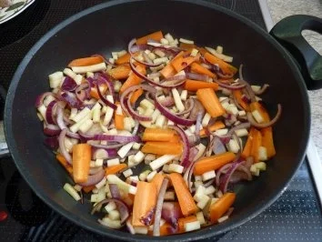 Pfannengerichte - Bunte Pfanne an Nudeln - Rezept - Bild Nr. 12