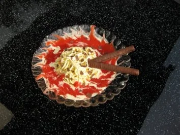 ♥♥ Spaghettieis mit beschwipstem Erdbeersößchen ♥♥ - Rezept