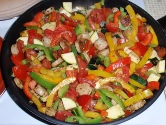 Würstchen-Gemüsezauber mit Hörnchennudeln - Rezept - Bild Nr. 5