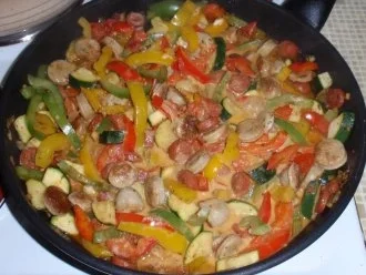 Würstchen-Gemüsezauber mit Hörnchennudeln - Rezept - Bild Nr. 6