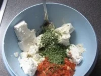 Brotaufstrich alla Eddy,Frischkäse,Schafskäse,Paprika,Kapern,Kräuter,Knoblauch mal einfach - Rezept - Bild Nr. 4