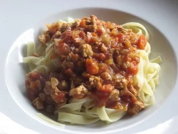Putenbolognese mit Bandnudeln - Rezept - Bild Nr. 2