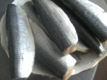 Rezept: Grüne Heringe gebraten mit Salzkartoffeln und Gurkensalat Bild Nr. 2 Grüne Heringe gebraten mit Salzkartoffeln und Gurkensalat - Rezept - Bild Nr. 2