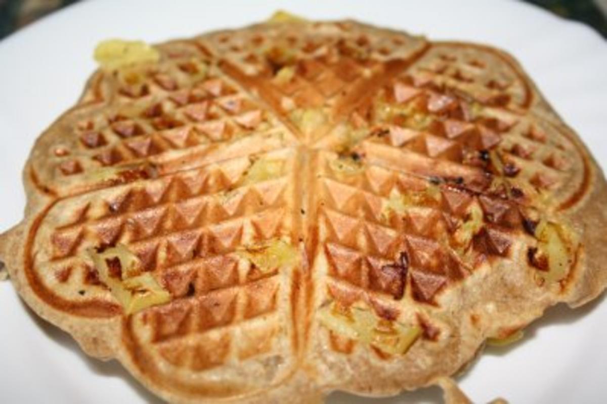 Mandelwaffeln mit zweierlei Früchten - Rezept - kochbar.de