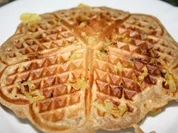 Rezept: Mandelwaffeln mit zweierlei Frรผchten Mandelwaffeln mit zweierlei Frรผchten - Rezept