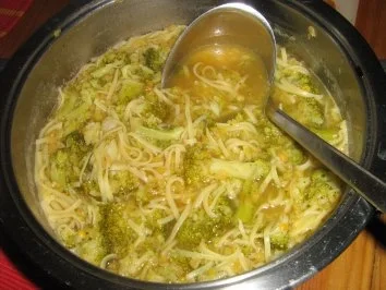 Linsensüppchen mit Brokkoli und Nüdelchen - Rezept - Bild Nr. 3