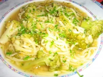 Linsensüppchen mit Brokkoli und Nüdelchen - Rezept - Bild Nr. 4