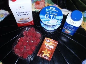 Rezept: Cremiges Himbeer-Joghurt-Eis Bild Nr. 2 Cremiges Himbeer-Joghurt-Eis - Rezept - Bild Nr. 2