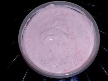 Rezept: Cremiges Himbeer-Joghurt-Eis Bild Nr. 4 Cremiges Himbeer-Joghurt-Eis - Rezept - Bild Nr. 4