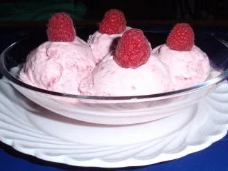 Rezept: Cremiges Himbeer-Joghurt-Eis Bild Nr. 5 Cremiges Himbeer-Joghurt-Eis - Rezept - Bild Nr. 5