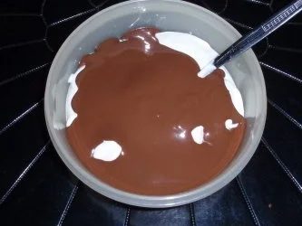 Rezept: Cremiges Schokoladen-Joghurt-Eis Bild Nr. 3 Cremiges Schokoladen-Joghurt-Eis - Rezept - Bild Nr. 3