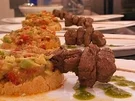 Lammspieß auf Avocadosalsa und Kichererbsencreme - Rezept